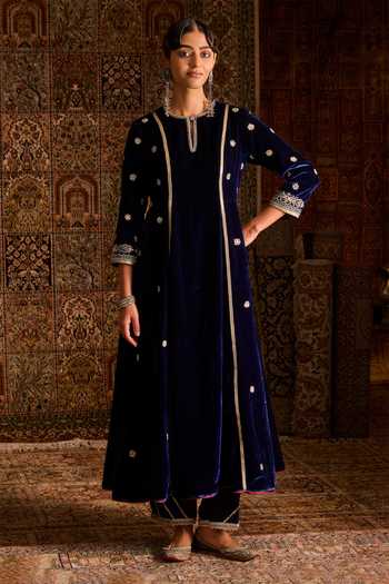 Zoon_Blue Velvet, Satin, Tissue Keyhole Neck Hand Embroidered Kurta Set _at_Aza_Fashions
