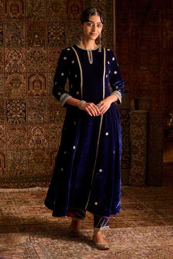 Buy_Zoon_Blue Velvet, Satin, Tissue Keyhole Neck Hand Embroidered Kurta Set 