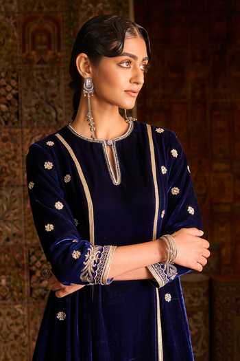 Shop_Zoon_Blue Velvet, Satin, Tissue Keyhole Neck Hand Embroidered Kurta Set 