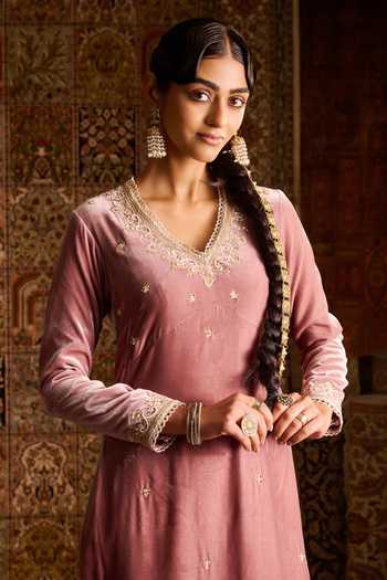 Buy_Zoon_Pink Silk, Velvet, Satin, Tissue V-neck Embroidered Kurta Set _Online_at_Aza_Fashions
