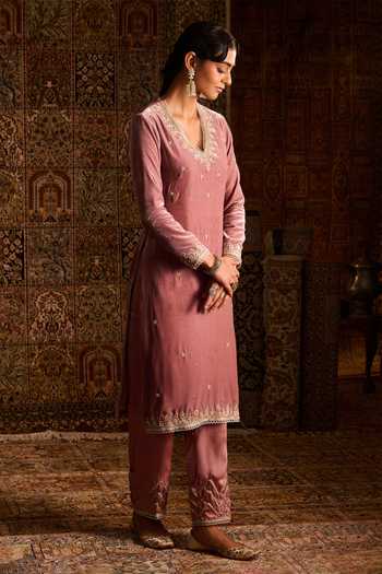 Buy_Zoon_Pink Silk, Velvet, Satin, Tissue V-neck Embroidered Kurta Set 