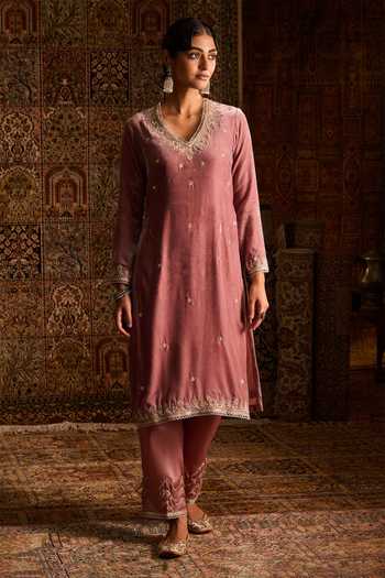 Shop_Zoon_Pink Silk, Velvet, Satin, Tissue V-neck Embroidered Kurta Set 