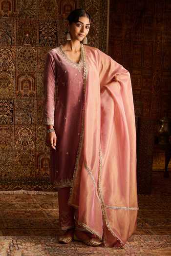 Zoon Embroidered Kurta Set 