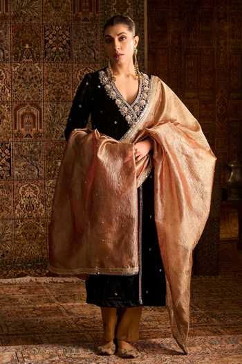 Zoon Embroidered Angarkha Set 