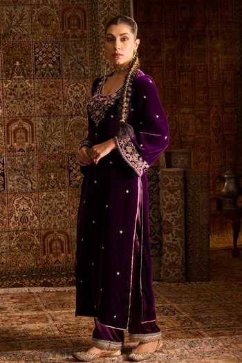 Shop Zoon Purple Silk, Velvet, Satin, Tissue Scoop Neck Floral Hand Embroidered Kurta Set Shop_Zoon_Purple Silk, Velvet, Satin, Tissue Scoop Neck Floral Hand Embroidered Kurta Set