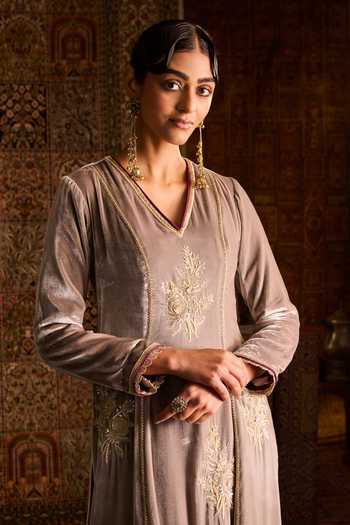Zoon Grey Silk, Velvet, Brocade, Tissue V-neck Hand Embroidered Anarkali Set Online at Aza Fashions Zoon_Grey Silk, Velvet, Brocade, Tissue V-neck Hand Embroidered Anarkali Set _Online_at_Aza_Fashions