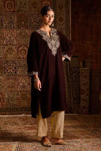 Zoon Brown Velvet, Brocade Notched Neck, Yes Aari Embroidered Kurta And Pant Set at Aza Fashions Zoon_Brown Velvet, Brocade Notched Neck, Yes Aari Embroidered Kurta And Pant Set _at_Aza_Fashions