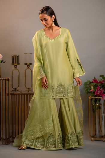 Eraaya by Ratika J Shaista Monochrome Cutwork Kurta Set 