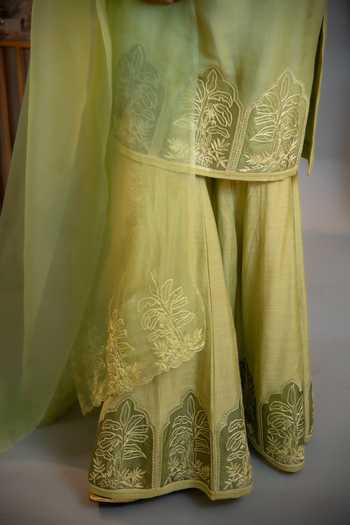 Eraaya by Ratika J Green Silk, Organza V-neck Shaista Monochrome Cutwork Kurta Set at Aza Fashions Eraaya by Ratika J_Green Silk, Organza V-neck Shaista Monochrome Cutwork Kurta Set _at_Aza_Fashions