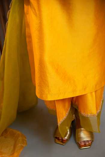 Eraaya by Ratika J Yellow Silk, Organza V-neck Cutwork Embroidered Kurta Pant Set Online at Aza Fashions Eraaya by Ratika J_Yellow Silk, Organza V-neck Cutwork Embroidered Kurta Pant Set _Online_at_Aza_Fashions