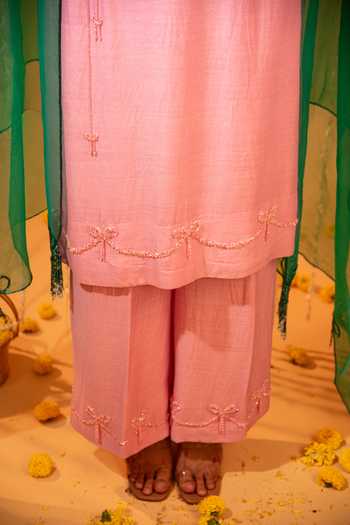 Eraaya by Ratika J Pink Silk, Organza V-neck Embroidered Kurta Set With Cape Online at Aza Fashions Eraaya by Ratika J_Pink Silk, Organza V-neck Embroidered Kurta Set With Cape _Online_at_Aza_Fashions