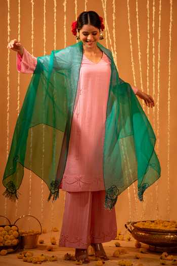 Shop Eraaya by Ratika J Pink Silk, Organza V-neck Embroidered Kurta Set With Cape Online at Aza Fashions Shop_Eraaya by Ratika J_Pink Silk, Organza V-neck Embroidered Kurta Set With Cape _Online_at_Aza_Fashions