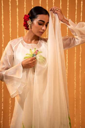 Shop Eraaya by Ratika J White Organza Round Neck, Yes Tropical Hand-painted Embroidered Kurta Set Online at Aza Fashions Shop_Eraaya by Ratika J_White Organza Round Neck, Yes Tropical Hand-painted Embroidered Kurta Set _Online_at_Aza_Fashions