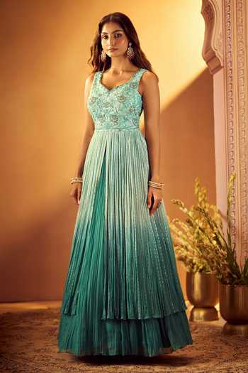 Buy Samyukta Singhania Green Silk, Georgette, Net Leaf Neck Embroidered Slit Kurta Lehenga Set Online at Aza Fashions Buy_Samyukta Singhania_Green Silk, Georgette, Net Leaf Neck Embroidered Slit Kurta Lehenga Set _Online_at_Aza_Fashions