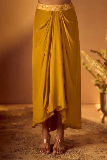Samyukta Singhania_Yellow Tissue, Jacquard Collared Paisley Embroidered Jacket Draped Skirt Set _at_Aza_Fashions