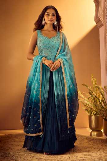 Buy Samyukta Singhania Blue Silk, Georgette, Net V-neck, Yes Embroidered Slit Kurta Lehenga Set Buy_Samyukta Singhania_Blue Silk, Georgette, Net V-neck, Yes Embroidered Slit Kurta Lehenga Set