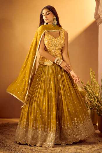 Shop Samyukta Singhania Green Brocade, Tissue Sweetheart Neck Embroidered Top Lehenga Set Online at Aza Fashions Shop_Samyukta Singhania_Green Brocade, Tissue Sweetheart Neck Embroidered Top Lehenga Set _Online_at_Aza_Fashions