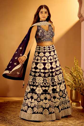 Samyukta Singhania_Blue Silk, Georgette V-neck Floral Embroidered Lehenga Set _at_Aza_Fashions