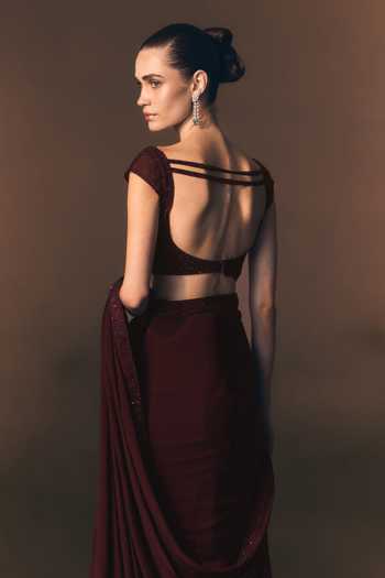 Buy_ANGAD SINGH_Maroon Crepe V-neck Garnet Saree And Blouse _Online_at_Aza_Fashions