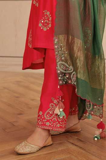 Dohr India Pink Silk, Chanderi, Cotton V-neck Nira Kurta Set at Aza Fashions Dohr India_Pink Silk, Chanderi, Cotton V-neck Nira Kurta Set _at_Aza_Fashions