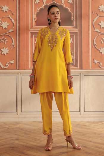 Shop Dohr India Yellow Silk, Chanderi, Organza V-neck Zora Kurta Set Online at Aza Fashions Shop_Dohr India_Yellow Silk, Chanderi, Organza V-neck Zora Kurta Set _Online_at_Aza_Fashions