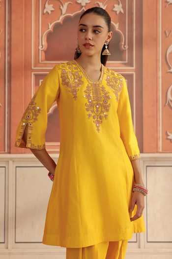 Dohr India Yellow Silk, Chanderi, Organza V-neck Zora Kurta Set at Aza Fashions Dohr India_Yellow Silk, Chanderi, Organza V-neck Zora Kurta Set _at_Aza_Fashions