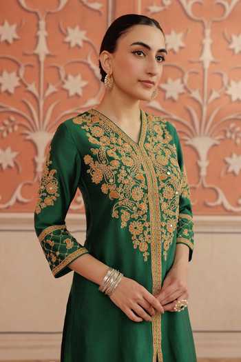 Dohr India Emerald Green Silk, Chanderi, Cotton V-neck Veera Mirror Work Kurta Set Online at Aza Fashions Dohr India_Emerald Green Silk, Chanderi, Cotton V-neck Veera Mirror Work Kurta Set _Online_at_Aza_Fashions