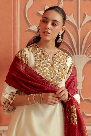 Shop Dohr India Ivory Silk, Cotton, Chanderi Split V-neck Mirae Kurta Set Shop_Dohr India_Ivory Silk, Cotton, Chanderi Split V-neck Mirae Kurta Set
