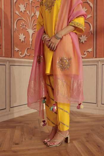 Dohr India Yellow Silk, Chanderi, Cotton V-neck, Yes Mirae Kurta Set at Aza Fashions Dohr India_Yellow Silk, Chanderi, Cotton V-neck, Yes Mirae Kurta Set _at_Aza_Fashions