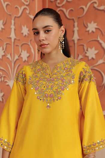 Buy Dohr India Yellow Silk, Chanderi, Cotton V-neck, Yes Mirae Kurta Set Buy_Dohr India_Yellow Silk, Chanderi, Cotton V-neck, Yes Mirae Kurta Set