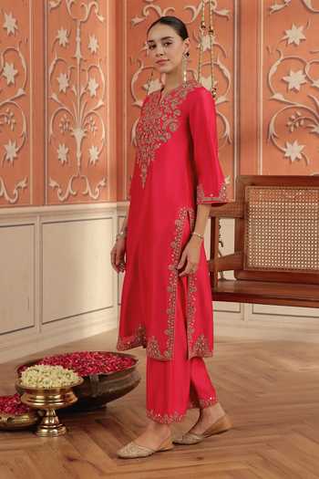 Dohr India_Multicolor Silk, Chanderi, Organza V-neck, Yes Veya Embroidered Kurta Set _at_Aza_Fashions