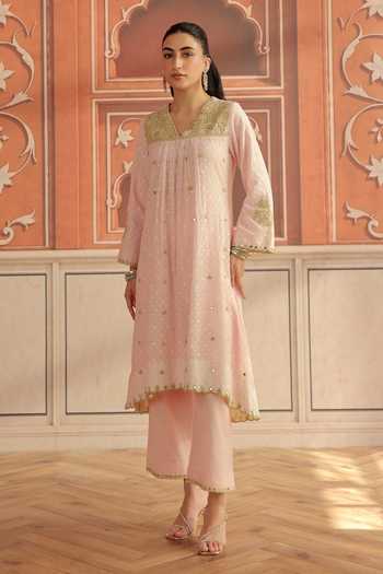 Dohr India Pink Jacquard, Cotton, Silk V-neck, Yes Avena Blend Kurta Set at Aza Fashions Dohr India_Pink Jacquard, Cotton, Silk V-neck, Yes Avena Blend Kurta Set _at_Aza_Fashions