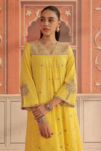 Dohr India Yellow Jacquard, Cotton, Silk V-neck Avena Kurta Set at Aza Fashions Dohr India_Yellow Jacquard, Cotton, Silk V-neck Avena Kurta Set _at_Aza_Fashions