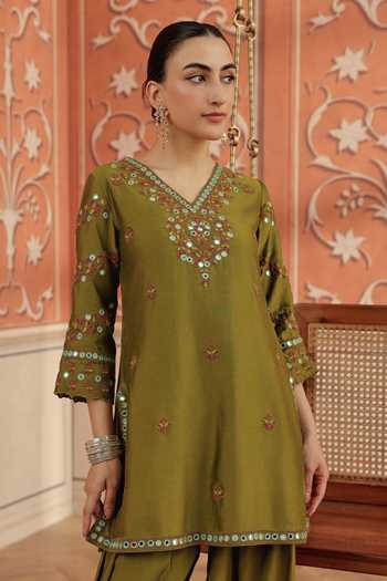 Buy_Dohr India_Olive Green Silk, Chanderi, Organza V-neck, Yes Arushi Kurta Set _Online_at_Aza_Fashions