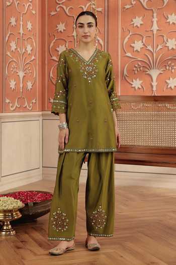 Shop_Dohr India_Olive Green Silk, Chanderi, Organza V-neck, Yes Arushi Kurta Set _Online_at_Aza_Fashions