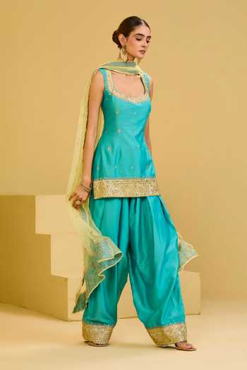 Esha Koul Sky Blue Organza, Chanderi, Crepe Square Neck Kurta Salwar Set Online at Aza Fashions Esha Koul_Sky Blue Organza, Chanderi, Crepe Square Neck Kurta Salwar Set _Online_at_Aza_Fashions