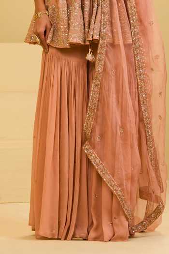 Shop Esha Koul Peach Organza, Georgette, Crepe Scoop Neck, Yes Peplum Kurta Set Shop_Esha Koul_Peach Organza, Georgette, Crepe Scoop Neck, Yes Peplum Kurta Set