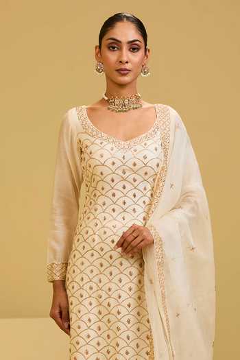 Esha Koul Off White Organza, Chanderi, Lycra V-neck, Yes Embroidered Kurta Churidar Set Online at Aza Fashions Esha Koul_Off White Organza, Chanderi, Lycra V-neck, Yes Embroidered Kurta Churidar Set _Online_at_Aza_Fashions