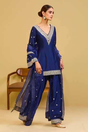 Esha Koul Embroidered Short Kurta Set