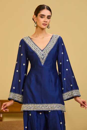 Buy_Esha Koul_Blue Organza, Chanderi V-neck Embroidered Short Kurta Set 