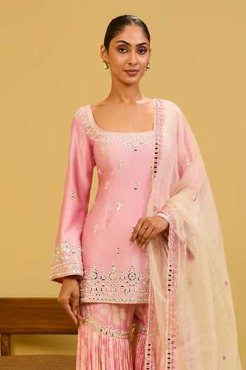 Esha Koul Pink Chanderi, Organza Square Neck Embroidered Short Kurta Set Online at Aza Fashions Esha Koul_Pink Chanderi, Organza Square Neck Embroidered Short Kurta Set _Online_at_Aza_Fashions
