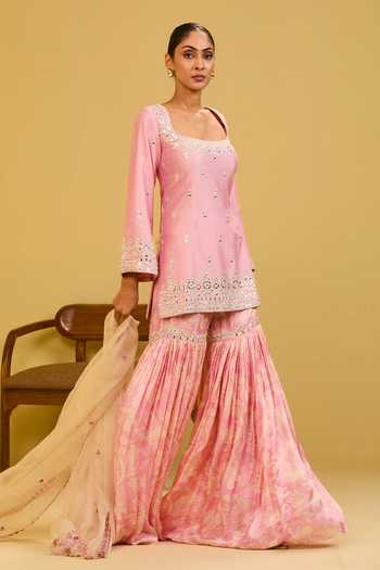 Esha Koul Pink Chanderi, Organza Square Neck Embroidered Short Kurta Set at Aza Fashions Esha Koul_Pink Chanderi, Organza Square Neck Embroidered Short Kurta Set _at_Aza_Fashions