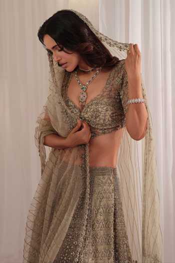 Shop K&A By Karishma and Ashita Beige Net Sweetheart Neck French Knot Embroidered Lehenga Set Online at Aza Fashions Shop_K&A By Karishma and Ashita_Beige Net Sweetheart Neck French Knot Embroidered Lehenga Set _Online_at_Aza_Fashions