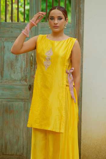 Myoho Embroidered Kurta & Palazzo Set