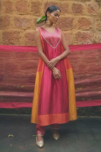 Myoho Red Chanderi Silk, Dupion V-neck Patchwork Kurta Set at Aza Fashions Myoho_Red Chanderi Silk, Dupion V-neck Patchwork Kurta Set _at_Aza_Fashions