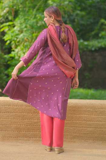 Myoho Embroidered Kurta Set 