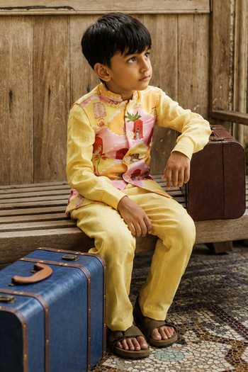 Buy Funny Bones Clothings Multi Color Linen Pichwai Print Bundi And Kurta Set Online at Aza Fashions Buy_Funny Bones Clothings_Multi Color Linen Pichwai Print Bundi And Kurta Set _Online_at_Aza_Fashions