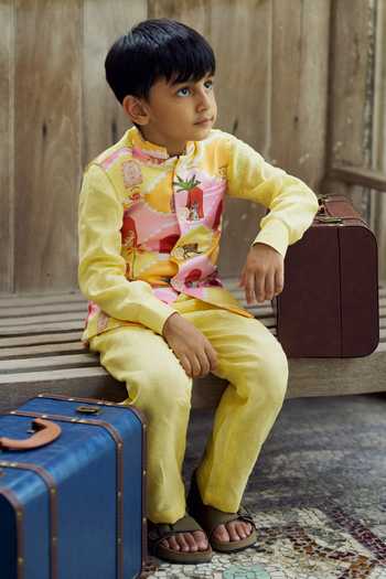 Funny Bones Clothings Multi Color Linen Pichwai Print Bundi And Kurta Set at Aza Fashions Funny Bones Clothings_Multi Color Linen Pichwai Print Bundi And Kurta Set _at_Aza_Fashions