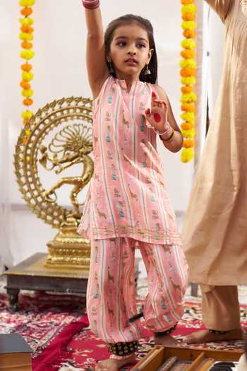Funny Bones Clothings The Showman Printed Kurta & Pant Set 