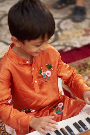 Shop Funny Bones Clothings Orange Silk Wild Bloom Embroidered Kurta Set Shop_Funny Bones Clothings_Orange Silk Wild Bloom Embroidered Kurta Set